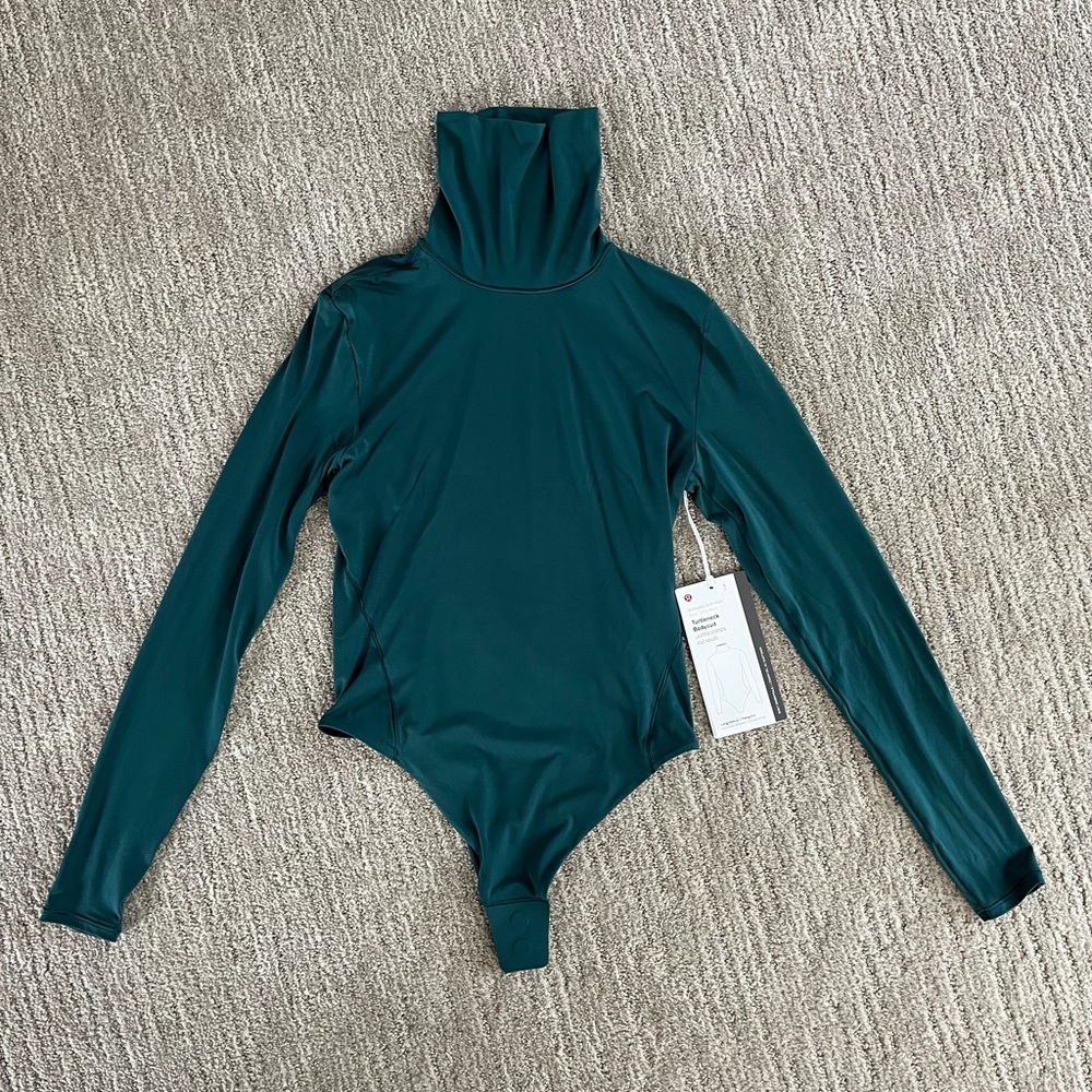NWT Lululemon Nulu Turtleneck Bodysuit small